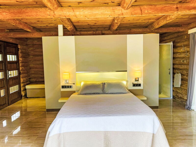 Accommodation:&nbsp;Chalet Double 700.3