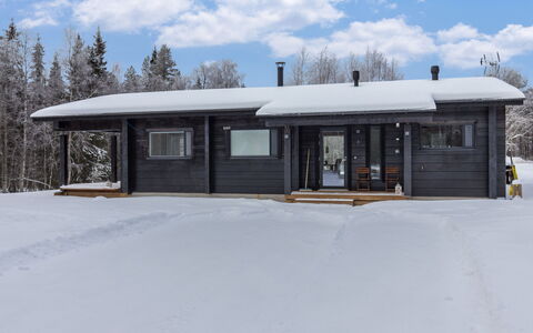 Villa Tuisku: Wood, House, Cottage, Home, Roof, Door, Siding, Winter, Freezing, Snow