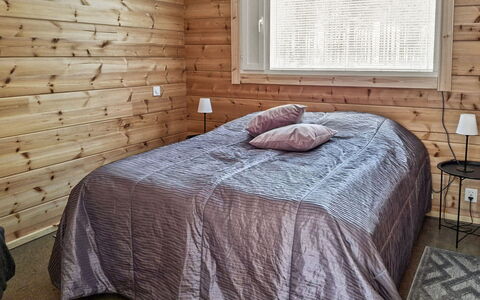 Villa Tuisku: Wood, Floor, Flooring, Hardwood, Wood Stain, Wood Flooring, Ceiling, Bedroom, Plank, Bed