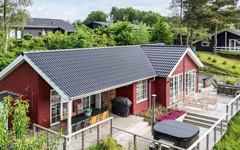 Blek - 2.8Km from the Sea: Wood, Home, Porch, Deck, Hardwood, Roof, Wood Stain, Wood Flooring, Eco Hotel