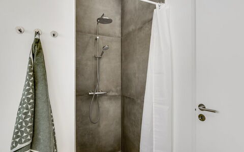 Luisa - 1Km from the Sea: Wall, Flooring, Floor, Plumbing Fixture, Interior Design, Bathroom, Plumbing, Tile, Ceiling