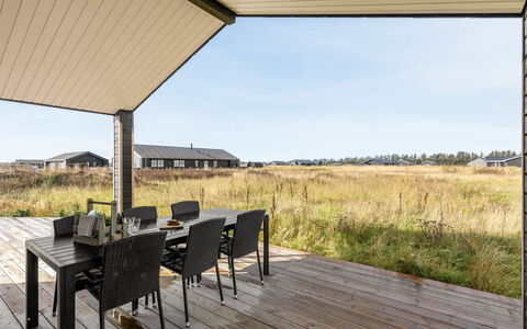 Luisa - 1Km from the Sea: Shade, Ceiling, Outdoor Structure, Deck, Hardwood, Porch, Plank, Daylighting, Garden Buildings, Pergola