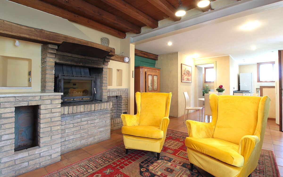 Accommodation:&nbsp;Country Apartment