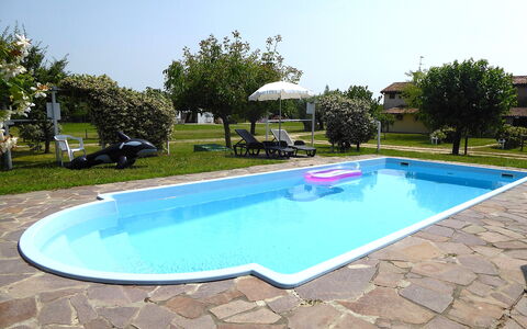 Silea Apartments, Pool, Garden, Treviso: Blue, Swimming Pool, Composite Material, Resort, Leisure, Shade, Backyard, Hacienda, Yard, Hotel
