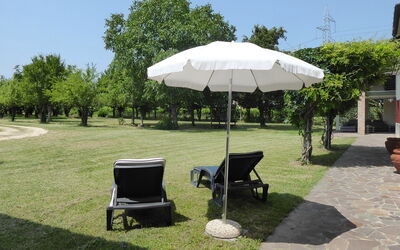 Accommodation:&nbsp;Country Apartment
