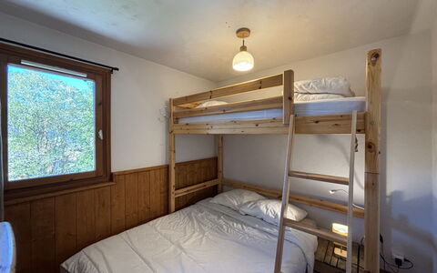 Les Deux Alpes 628: Wood, Bedroom, Floor, Flooring, Wood Stain, Hardwood, Bed, Furniture, Ceiling, Bed Frame