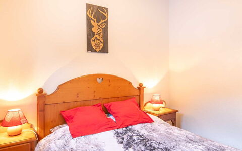 La Turra: Bed, Bedroom, Furniture, Bedding, Bed Sheet, Interior Design, Wood, Room, Home, Bed Frame