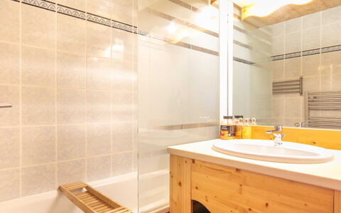 La Turra: Flooring, Interior Design, Plumbing Fixture, Floor, Wood, Bathroom, Tap, Sink, Ceiling, Bathroom Sink