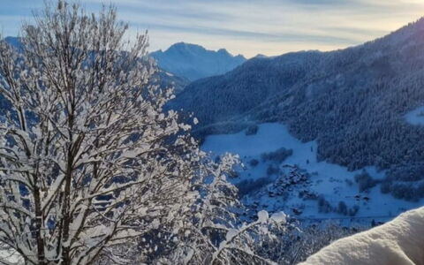T du Morel a: Mountainous Landforms, Winter, Snow, Mountain, Hill, Mountain Range, Landscape, Highland, Terrain, Freezing