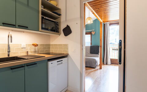 Morillon 639: Interior Design, Wood, Furniture, Flooring, Countertop, Floor, Kitchen, Major Appliance, Cabinetry, Room