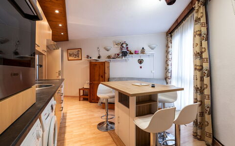 Praz des Esserts: Furniture, Interior Design, Wood, Flooring, Floor, Room, Ceiling, Kitchen, Lighting, Cabinetry