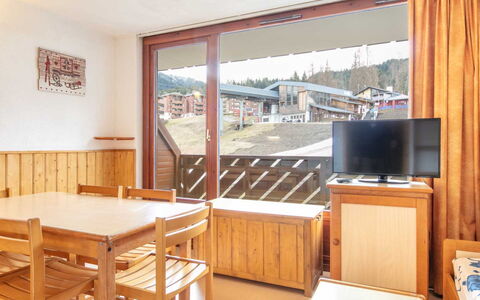Les Eterlous: Wood Stain, Hardwood, Winter, Lumber