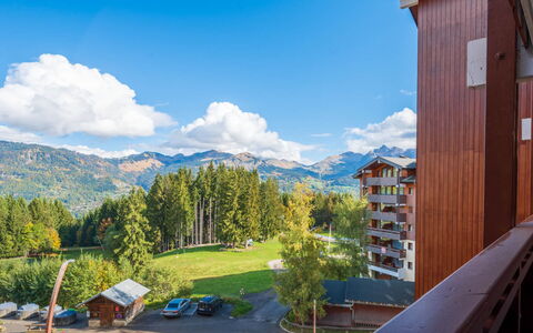 Les Eterlous: Residential Area, Hill Station, Apartment, Mountain Range, Larch, Condominium, Valley, Alps, Balcony