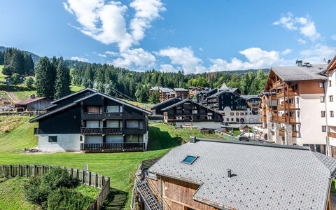 Les Sitelles: House, Home, Roof, Hill Station, Slope, Cottage, Mountain Range, Village, Valley, Mountain Village