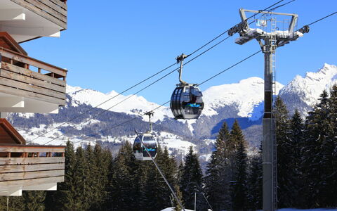 Grande Neige: Snow, Winter, Hill Station, Freezing, Glacial Landform, Cable Car, Mountain Range, Recreation, Slope, Alps