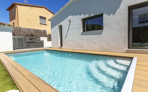 La Manzaneta: Swimming Pool, Composite Material, Resort, Eco Hotel, Villa, Water Feature, Backyard, Hotel