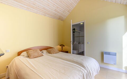 Les Guérins: Interior Design, Flooring, Floor, Bed, Wall, Bedroom, Wood, Ceiling, Furniture, Room