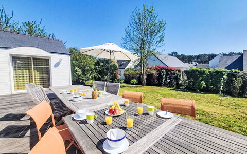 Les Guérins: Furniture, Outdoor Furniture, Home, Chair, Garden, Shade, Outdoor Table, Deck, Landscaping, Kitchen & Dining Room Table