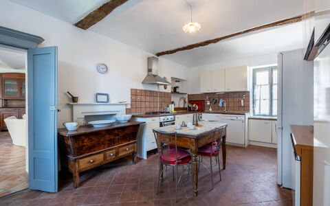 Relais San Desiderio: Furniture, Interior Design, Kitchen, Flooring, Wood, Countertop, Ceiling, Cabinetry, Floor, Room