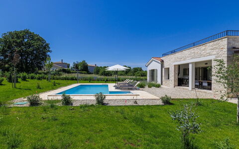 Juventa: Building, Residential Area, House, Home, Architecture, Roof, Estate, Human Settlement, Cottage, Farmhouse