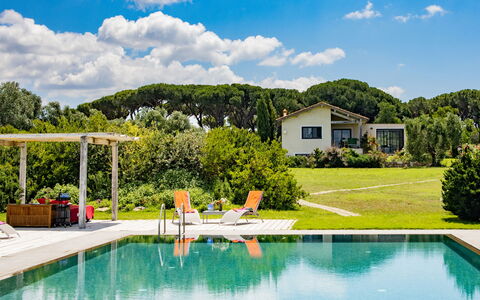 Villa Flaminia: Leisure, Garden, Resort, Swimming Pool, Estate, Shade, Eco Hotel, Lawn, Landscaping, Outdoor Furniture