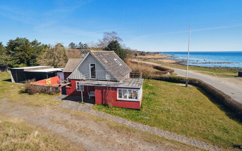 Hakon - 40M from the Sea: House, Roof, Home, Cottage, Shed, Garden Buildings, Siding, Yard, Log Cabin, Hut