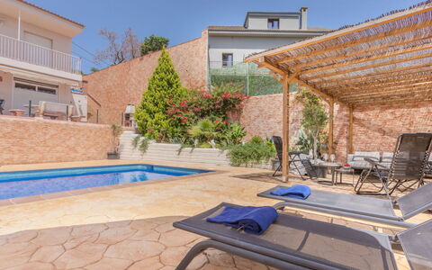 Polancre: Swimming Pool, Outdoor Furniture, Resort, Umbrella, Furniture, Composite Material, Flowerpot, Sunlounger, Patio, Eco Hotel