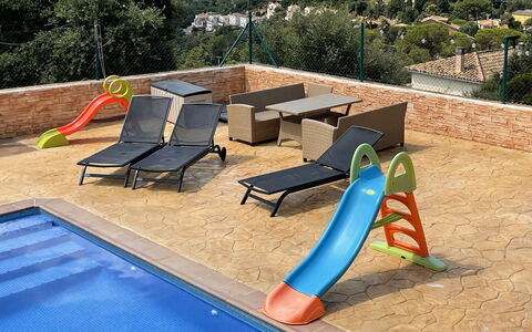 Polancre: Swimming Pool, Outdoor Furniture, Furniture, Sunlounger, Composite Material, Resort, Leisure, Shade, Chair, Eco Hotel