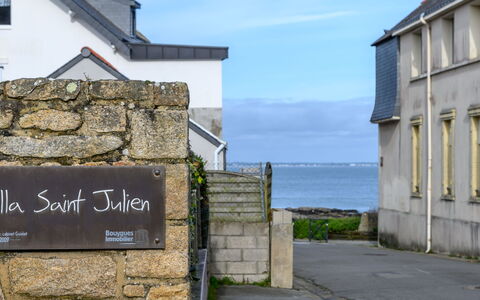 Villa Saint Julien: Coast, Sea, Shore, Stone Wall, Beach, Bay