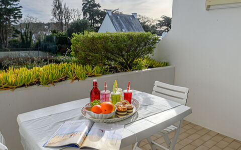 Quiberon 250: Furniture, Outdoor Furniture, Urban Design, Chair, Garden, Shade, Outdoor Table, Kitchen & Dining Room Table, Balcony, Flowerpot