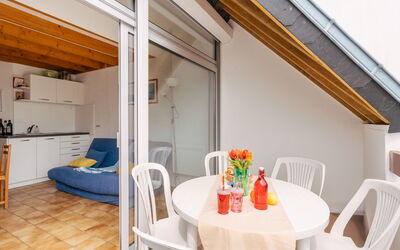 Accommodation:&nbsp;Piscine et Plage 250.2