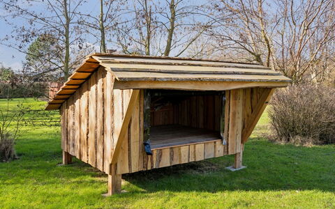 Bernadine - 400M from the Sea: Roof, House, Home, Cottage, Door, Siding, Deck, Porch, Plank, Hardwood