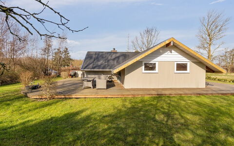 Bernadine - 400M from the Sea: Roof, House, Home, Cottage, Door, Siding, Deck, Porch, Plank, Hardwood