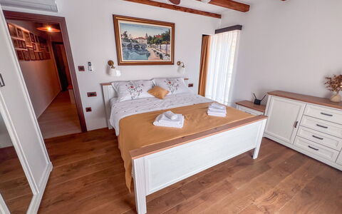 Vila Jurja: Furniture, Wall, Wood, Floor, Flooring, Interior Design, Bedroom, Bed, Home, Apartment