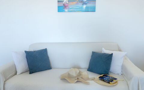 Vista Blu: Apartment, Boat, Watercraft, Marina, Condominium, Balcony, Port, Harbor, Hotel, Boats And Boating--Equipment And Supplies