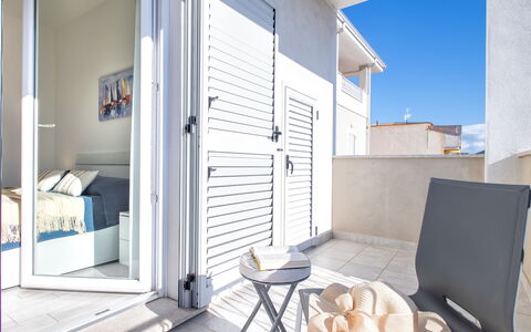 Vista Blu: Apartment, Boat, Watercraft, Marina, Condominium, Balcony, Port, Harbor, Hotel, Boats And Boating--Equipment And Supplies