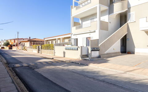 Vista Blu: Apartment, Boat, Watercraft, Marina, Condominium, Balcony, Port, Harbor, Hotel, Boats And Boating--Equipment And Supplies