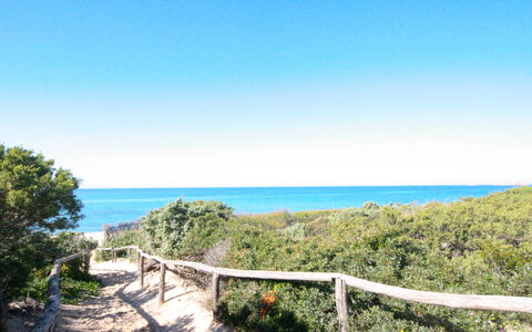 Badesi 10: Blue, Horizon, Sea, Coastal And Oceanic Landforms, Coast, Ocean, Beach, Shore, Fence, Handrail