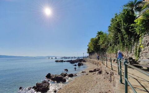 Apartment Niko, Private Garden, Wifi - Opatija: Water, Body Of Water, Coast, Coastal And Oceanic Landforms, Beach, Horizon, Sea, Shore, Landscape, Ocean