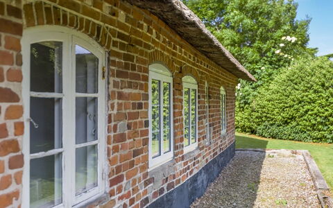 Tuki - 10Km from the Sea: Estate, Farm