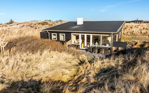 Alrike - 200M from the Sea: Estate, Shade, Driveway, Farmhouse
