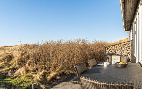 Alrike - 200M from the Sea: Estate, Shade, Driveway, Farmhouse