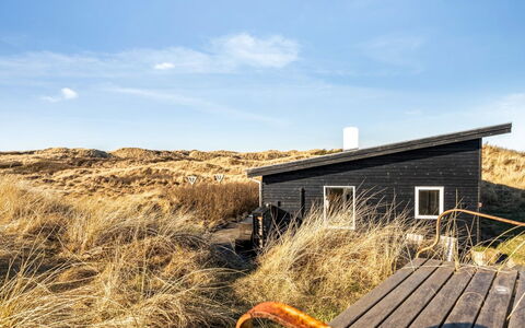 Alrike - 200M from the Sea: Estate, Shade, Driveway, Farmhouse