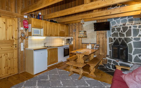 Kelomaja 12B: Cottage, House, Home, Garden Buildings, Siding, Log Cabin, Farmhouse, Estate, Shed, Yard