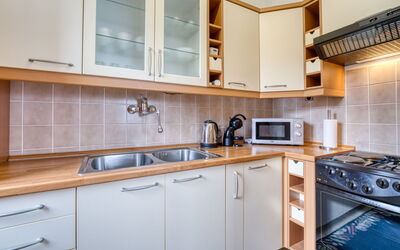 Accommodation:&nbsp;Maklen 102.2