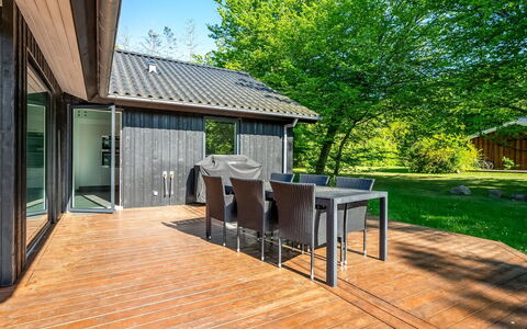 Erlinda - 300M from the Sea: House, Home, Door, Roof, Cottage, Estate, Garden, Shade, Siding, Yard