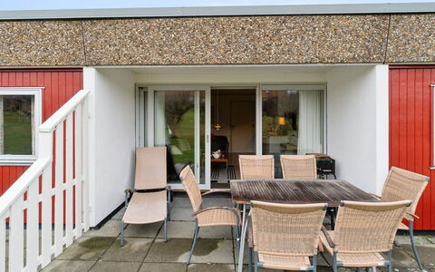 Markus - 300M from the Sea: Vegetation, Shrub, Spring, Cottage, Garden, Shade, Backyard, Yard, Chair