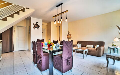 La Martignas 1: Swimming Pool, Resort, Apartment, Hotel, Mansion, Villa, Shade, Hacienda, Resort Town