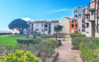 Accommodation:&nbsp;Dominica 972.9