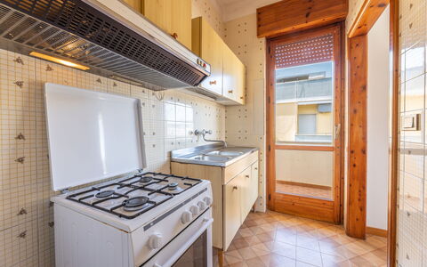 Giovanni Apartment In Gallipoli, Ac, Seaside: Wall, Wood, Apartment, Home, Room, Wood Stain, Major Appliance, Kitchen, Paint, Design
